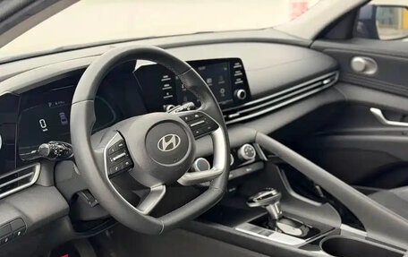 Hyundai Elantra, 2023 год, 1 180 000 рублей, 16 фотография