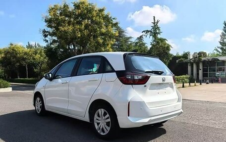 Honda Fit, 2022 год, 1 100 000 рублей, 4 фотография