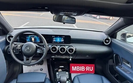Mercedes-Benz A-Класс, 2023 год, 1 830 000 рублей, 14 фотография