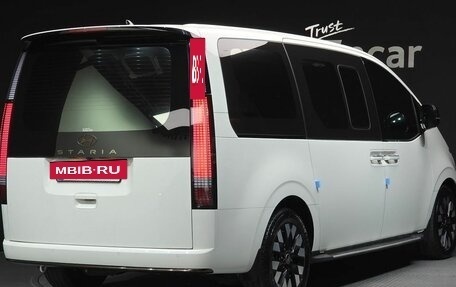 Hyundai Staria, 2024 год, 4 850 000 рублей, 2 фотография
