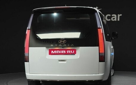 Hyundai Staria, 2024 год, 4 850 000 рублей, 4 фотография