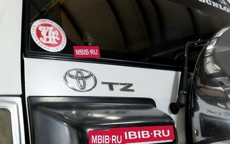 Toyota Land Cruiser Prado 90 рестайлинг, 2001 год, 1 470 000 рублей, 11 фотография