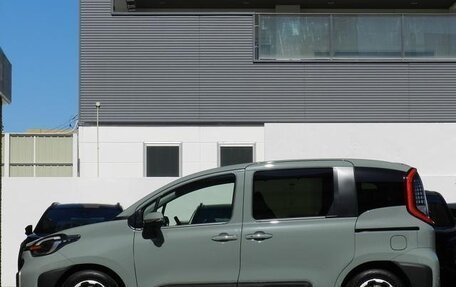 Toyota Sienta, 2023 год, 1 430 548 рублей, 3 фотография