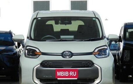 Toyota Sienta, 2023 год, 1 430 548 рублей, 2 фотография