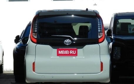 Toyota Sienta, 2023 год, 1 430 548 рублей, 8 фотография