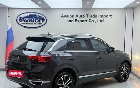 Volkswagen T-Roc I, 2023 год, 1 390 000 рублей, 4 фотография