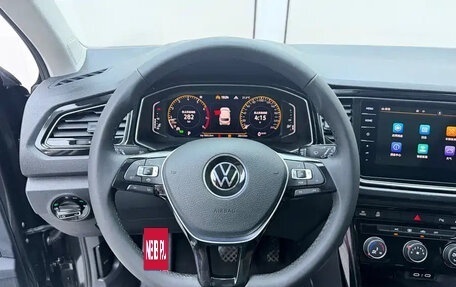 Volkswagen T-Roc I, 2023 год, 1 390 000 рублей, 12 фотография