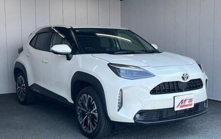 Toyota Yaris Cross, 2022 год, 1 690 548 рублей, 3 фотография
