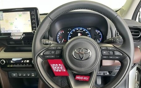 Toyota Yaris Cross, 2022 год, 1 690 548 рублей, 14 фотография