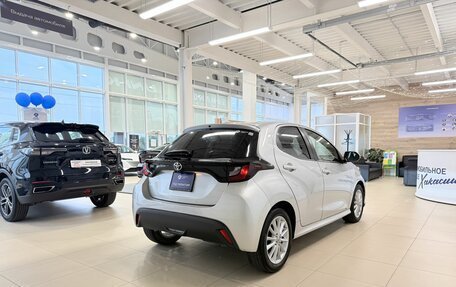 Toyota Yaris, 2021 год, 1 349 999 рублей, 6 фотография