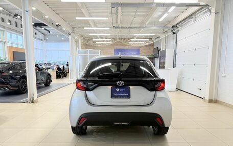 Toyota Yaris, 2021 год, 1 349 999 рублей, 5 фотография
