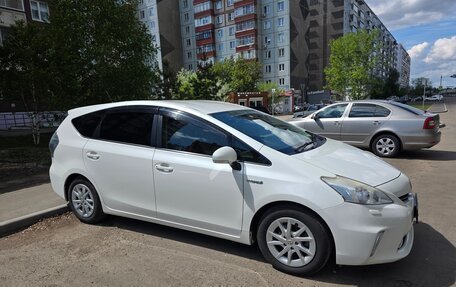 Toyota Prius Alpha I (ZVW40/41), 2013 год, 1 100 000 рублей, 1 фотография