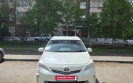 Toyota Prius Alpha I (ZVW40/41), 2013 год, 1 100 000 рублей, 2 фотография