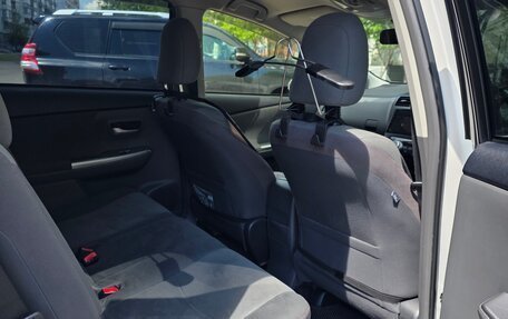 Toyota Prius Alpha I (ZVW40/41), 2013 год, 1 100 000 рублей, 15 фотография
