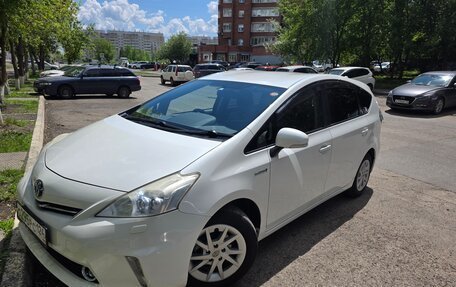 Toyota Prius Alpha I (ZVW40/41), 2013 год, 1 100 000 рублей, 18 фотография