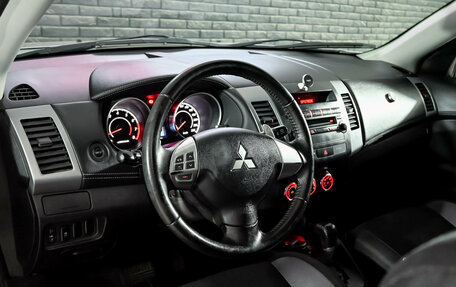 Mitsubishi Outlander III рестайлинг 3, 2012 год, 1 365 000 рублей, 11 фотография