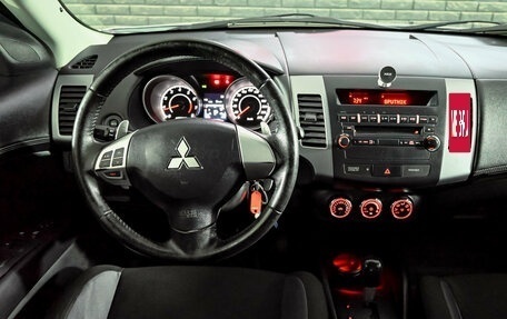 Mitsubishi Outlander III рестайлинг 3, 2012 год, 1 365 000 рублей, 14 фотография