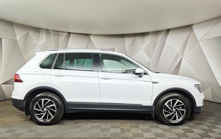 Volkswagen Tiguan II, 2018 год, 1 955 000 рублей, 6 фотография