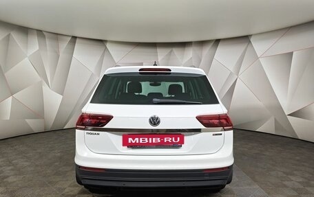 Volkswagen Tiguan II, 2018 год, 1 955 000 рублей, 8 фотография