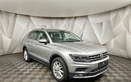 Volkswagen Tiguan II, 2018 год, 2 555 000 рублей, 3 фотография