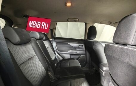 Mitsubishi Outlander III рестайлинг 3, 2012 год, 869 000 рублей, 16 фотография
