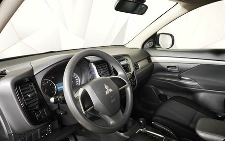 Mitsubishi Outlander III рестайлинг 3, 2012 год, 869 000 рублей, 19 фотография
