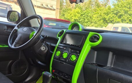 Scion xB II рестайлинг, 2004 год, 710 000 рублей, 14 фотография