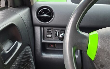 Scion xB II рестайлинг, 2004 год, 710 000 рублей, 16 фотография