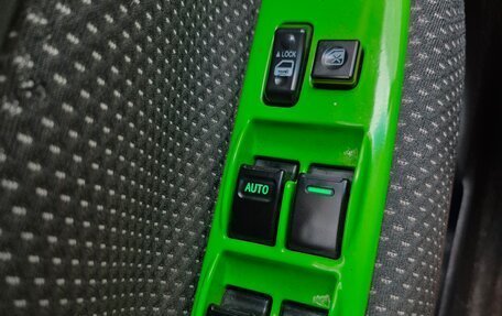 Scion xB II рестайлинг, 2004 год, 710 000 рублей, 18 фотография