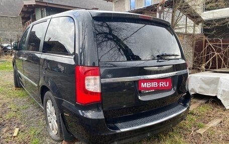 Chrysler Voyager IV, 2014 год, 1 880 000 рублей, 3 фотография