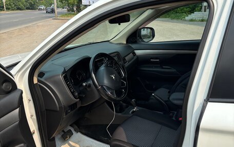 Mitsubishi Outlander III рестайлинг 3, 2015 год, 1 850 000 рублей, 10 фотография