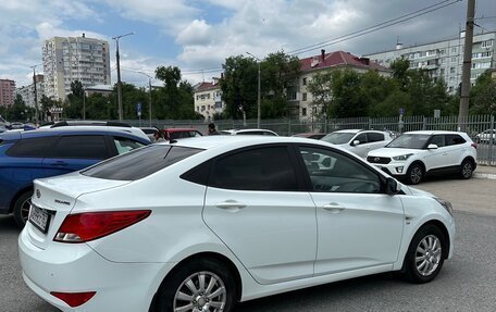 Hyundai Solaris II рестайлинг, 2015 год, 940 000 рублей, 2 фотография