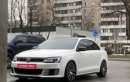 Volkswagen Jetta VI, 2013 год, 1 150 000 рублей, 2 фотография