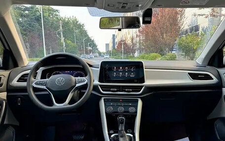 Volkswagen T-Roc I, 2023 год, 1 590 028 рублей, 8 фотография
