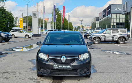 Renault Logan II, 2017 год, 535 000 рублей, 2 фотография