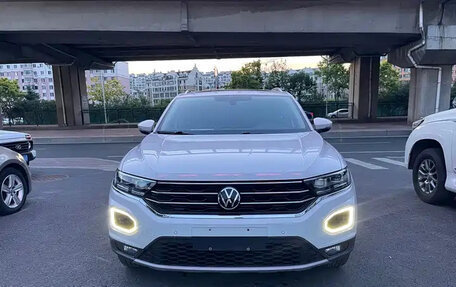 Volkswagen T-Roc I, 2022 год, 1 420 028 рублей, 2 фотография
