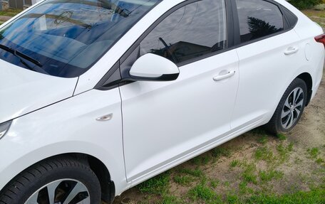 Hyundai Solaris II рестайлинг, 2019 год, 1 100 000 рублей, 2 фотография