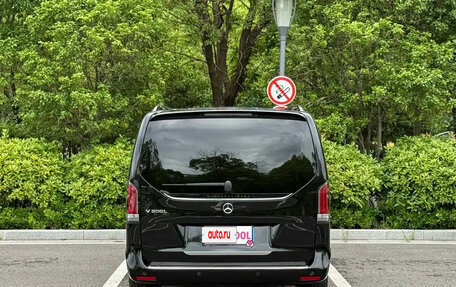 Mercedes-Benz V-Класс, 2024 год, 8 620 000 рублей, 5 фотография