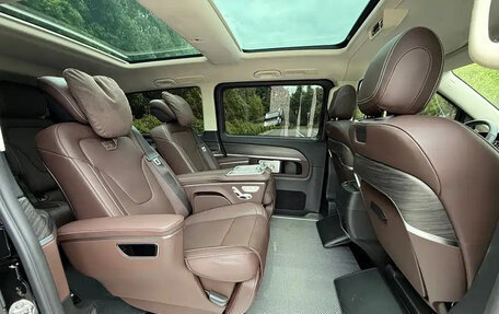 Mercedes-Benz V-Класс, 2024 год, 8 620 000 рублей, 12 фотография