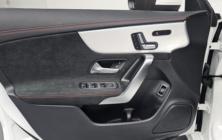 Mercedes-Benz CLA, 2024 год, 4 963 000 рублей, 22 фотография