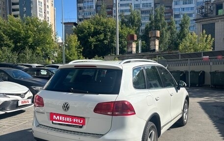 Volkswagen Touareg III, 2012 год, 1 800 000 рублей, 2 фотография
