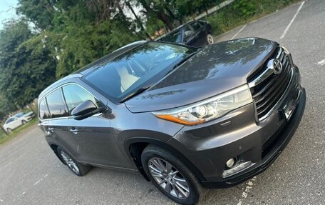 Toyota Highlander III, 2014 год, 2 550 000 рублей, 2 фотография