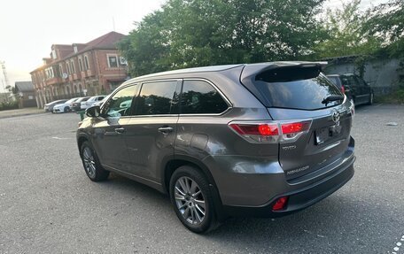 Toyota Highlander III, 2014 год, 2 550 000 рублей, 3 фотография