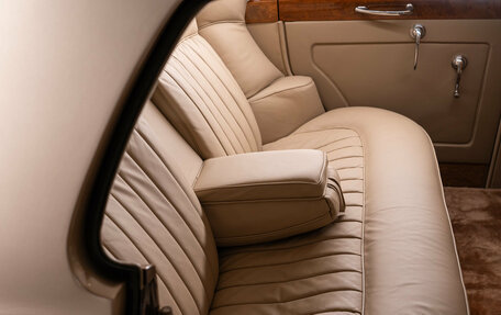 Rolls-Royce Silver Cloud I, 1958 год, 22 990 000 рублей, 26 фотография