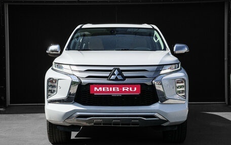 Mitsubishi Pajero Sport III рестайлинг, 2020 год, 3 598 000 рублей, 2 фотография