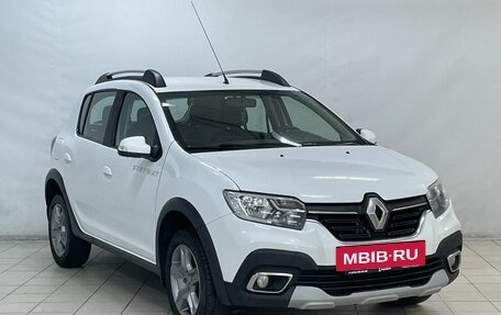 Renault Sandero II рестайлинг, 2020 год, 894 322 рублей, 2 фотография
