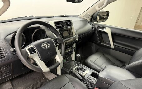 Toyota Land Cruiser Prado 150 рестайлинг 2, 2011 год, 2 500 000 рублей, 11 фотография