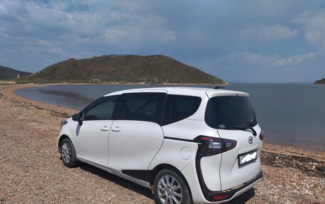 Toyota Sienta II, 2017 год, 1 450 000 рублей, 4 фотография