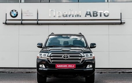 Toyota Land Cruiser 200, 2020 год, 7 900 000 рублей, 3 фотография