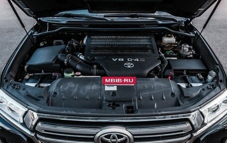 Toyota Land Cruiser 200, 2020 год, 7 900 000 рублей, 10 фотография